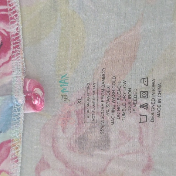 Gigi and Max floral robe Size XL Viscose from bamboo and spandex - Picture 7 of 8